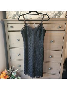 Vintage 1950s Youth Form Black Lace Full Slip – Size 36 – Nylon – ILGWU Union